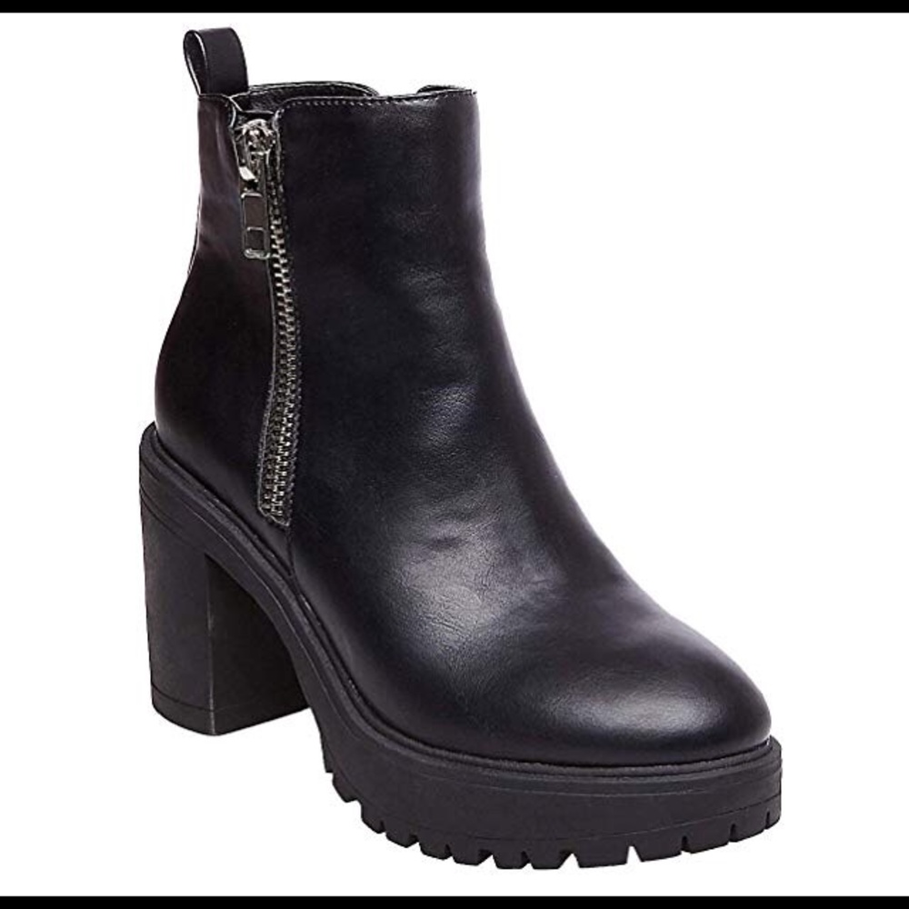 Steve Madden boots brand new - never worn.